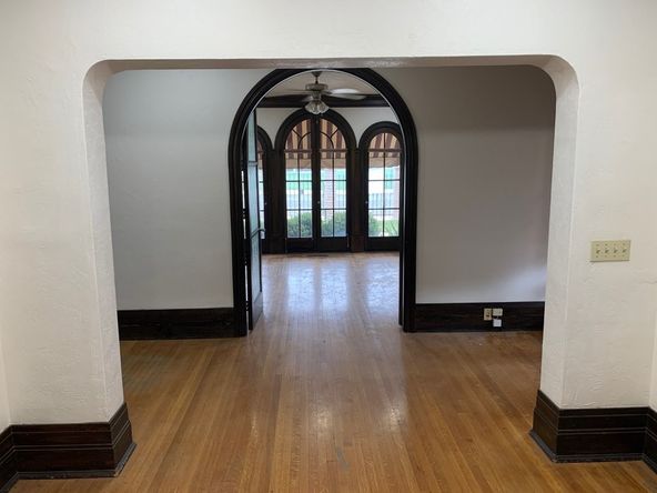 1120 W Main St, Visalia, CA 93291